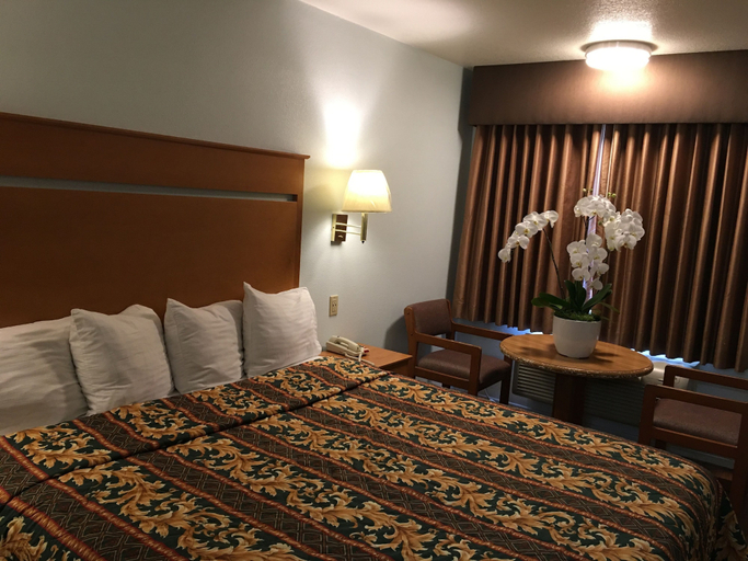 Bedroom 4, Oceanview Motel - Huntington Beach, Orange