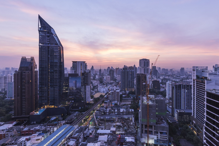 Exterior & Views 26
