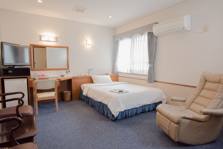 Bedroom 3, Crown Hotel Okinawa, Okinawa