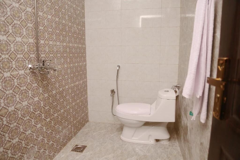 Bathroom 3, Classio Motel, Lahore