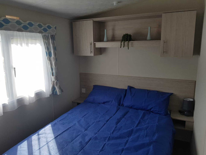 Bedroom 3, Lodge - Sleeps 8 - Parking, Wifi,, Essex