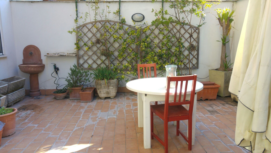 Others 3, Romantic Apartment With Terrace in, Rome
