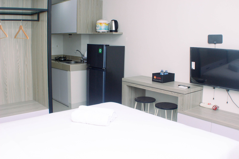 Room 3, Homey And Minimalist Studio At Vasanta Innopark Apartment, Cikarang