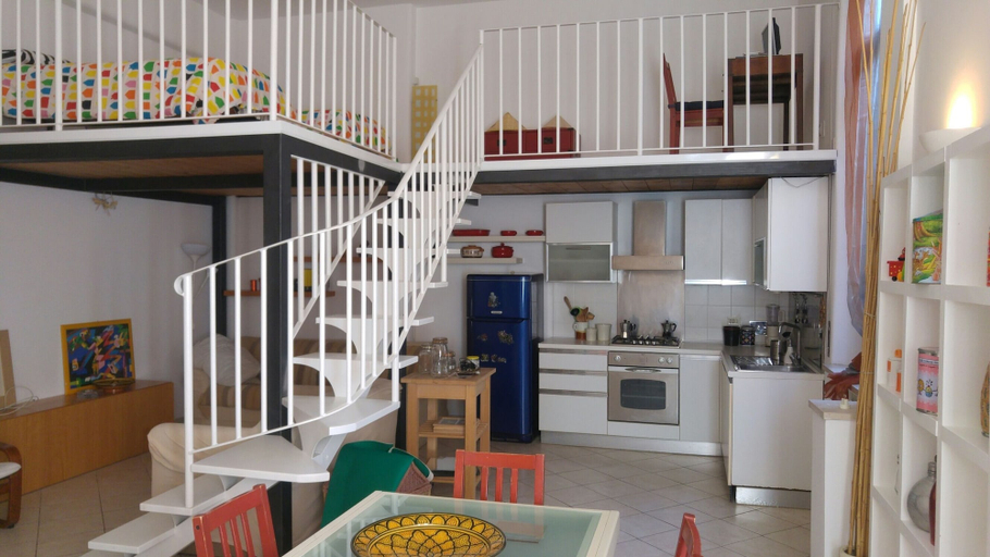 Others 5, Romantic Apartment With Terrace in, Rome
