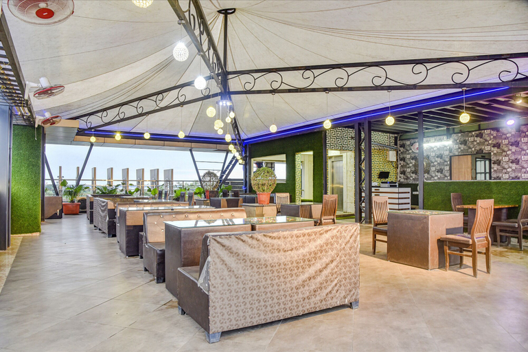 Food & Drinks 5, Fabhotel Om Palace, Bhopal