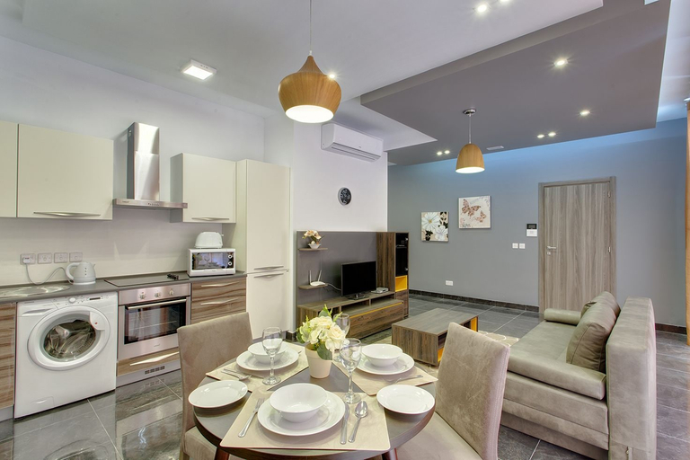 Others 5, Deluxe Apartment in a Prime Location, Wifi