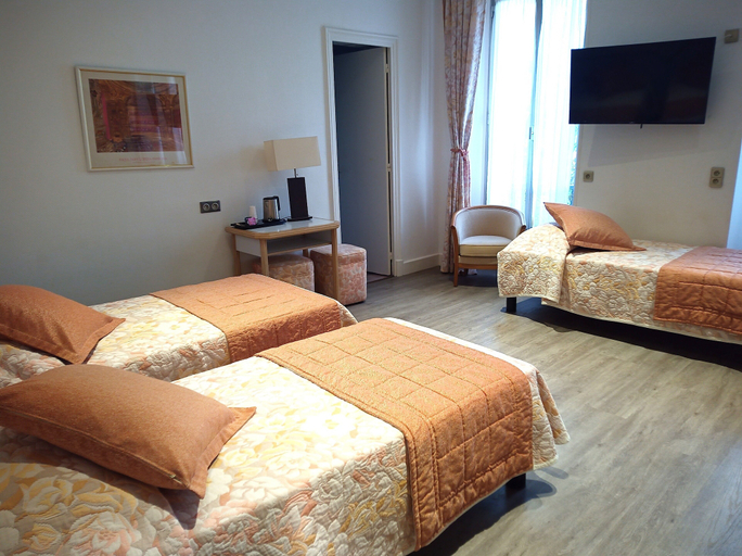 Bedroom 4, Hotel Busby, Alpes-Maritimes