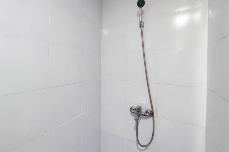 Bathroom 2, Comfort And Well Design Studio At Paltrow City Apartment, Semarang