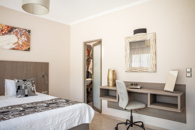 Bedroom 4, Royalty Suites Seaside, Central Macedonia