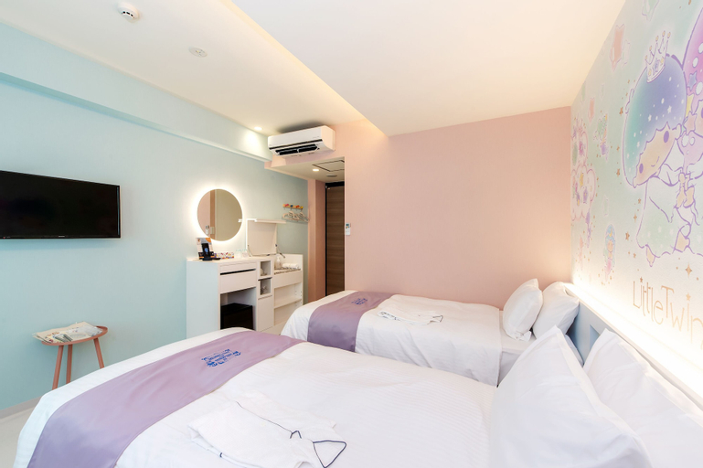 Bedroom 12