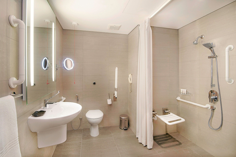 Bathroom 5, Le Meridien Abu Dhabi, Abu Dhabi City