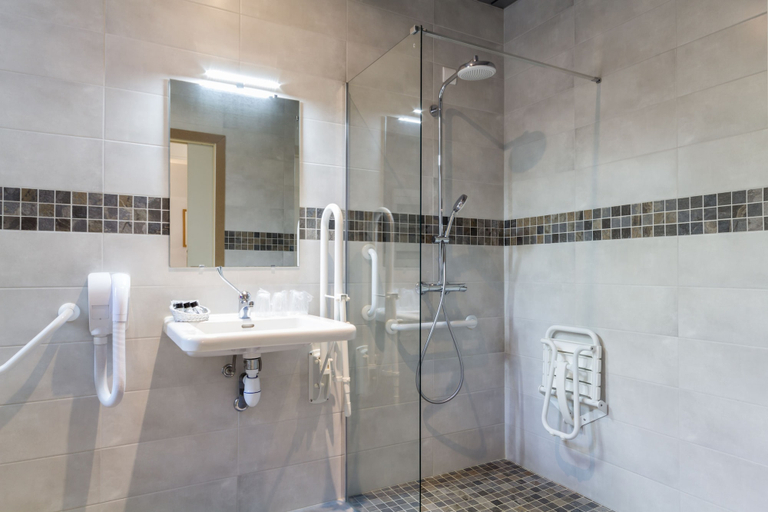 Bathroom 5, Hotel Busby, Alpes-Maritimes
