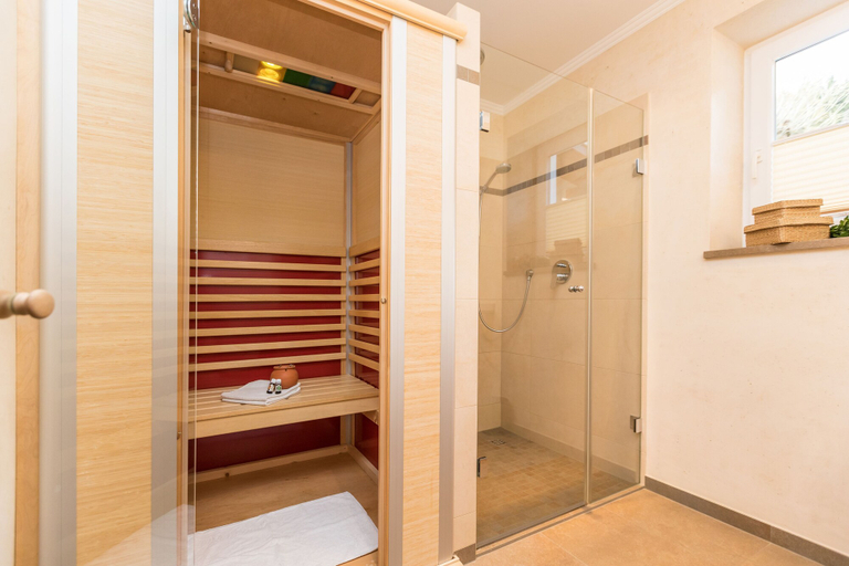 Bathroom 4, Alpenhof Apartments, Zell am See