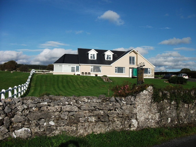 Exterior & Views, Hillcrest B&B