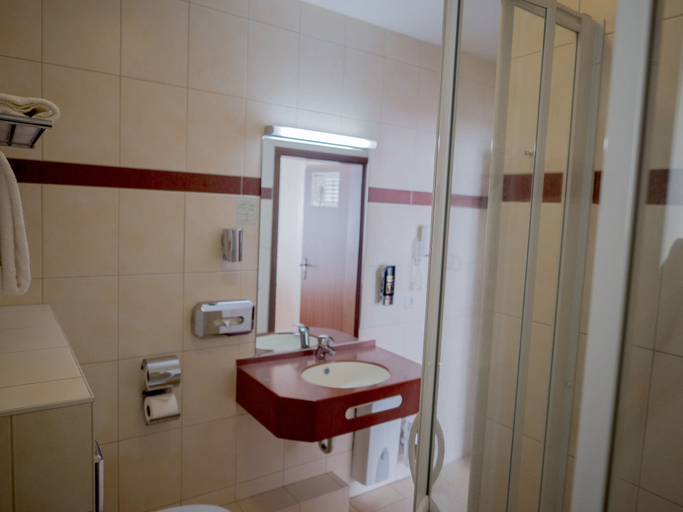 Bathroom 5, Hotel Residence am Hauptbahnhof, Hamburg