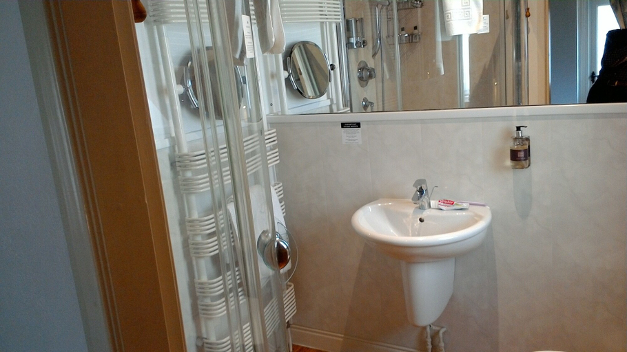 Bathroom 4, Ashfield House, North Yorkshire