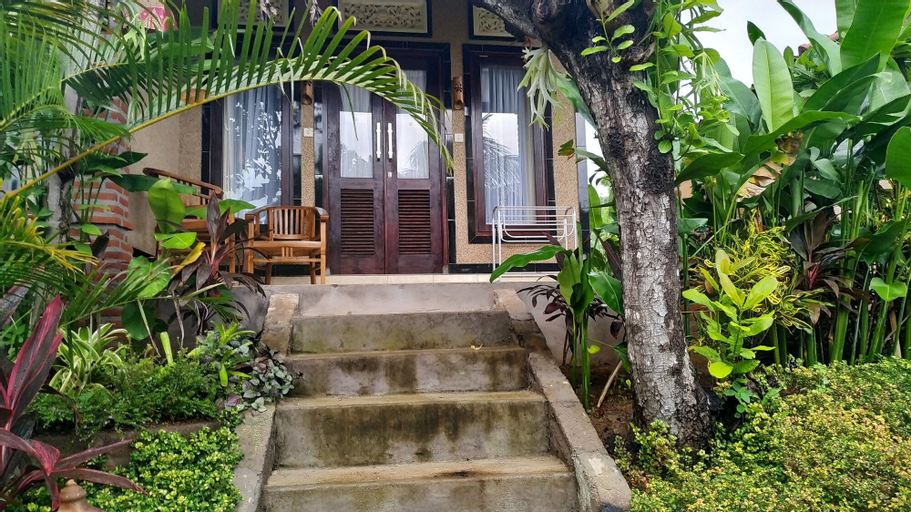 Exterior & Views 5