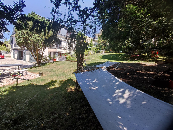 Exterior 6