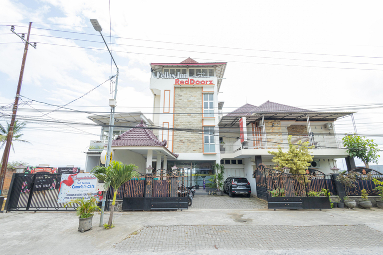 Exterior & Views 2, RedDoorz Plus near Malang Airport, Malang