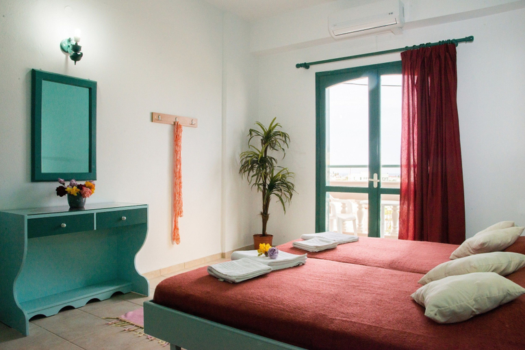 Bedroom 3, Theoni Apartments, Crete