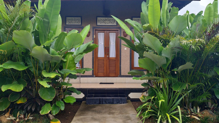 Exterior & Views 4