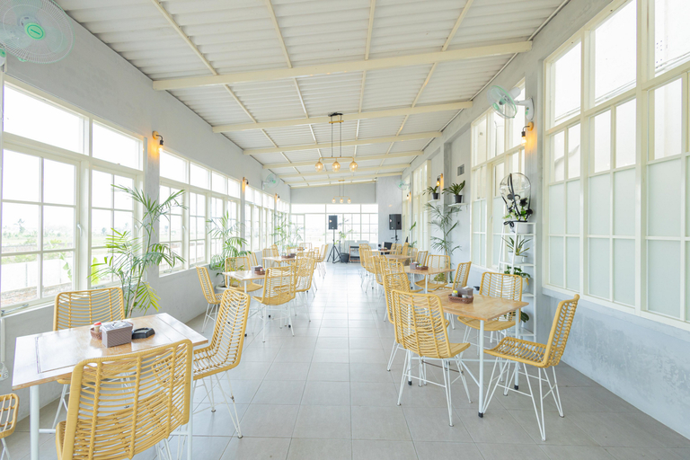 Food & Drinks 5, RedDoorz Plus near Malang Airport, Malang
