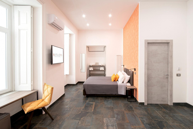 Bedroom 4, Napul 19 - Quadrupla, Napoli