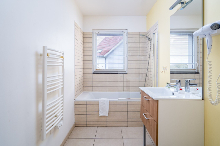 Bathroom 3, Evancy Hardelot – Equihen, Pas-de-Calais