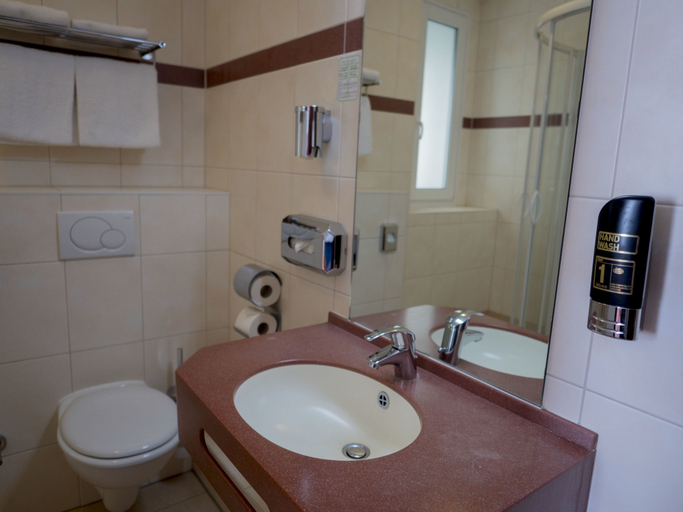 Bathroom 5, Hotel Residence am Hauptbahnhof, Hamburg