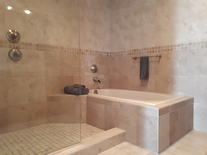 Bathroom, Sugarplum