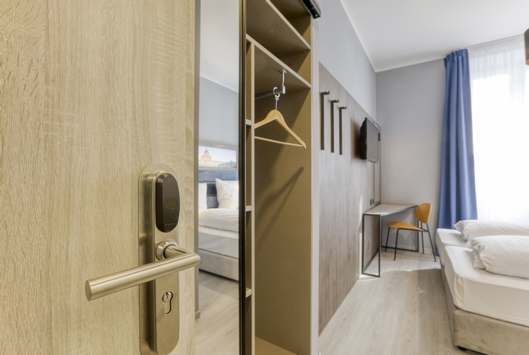 Bedroom 25