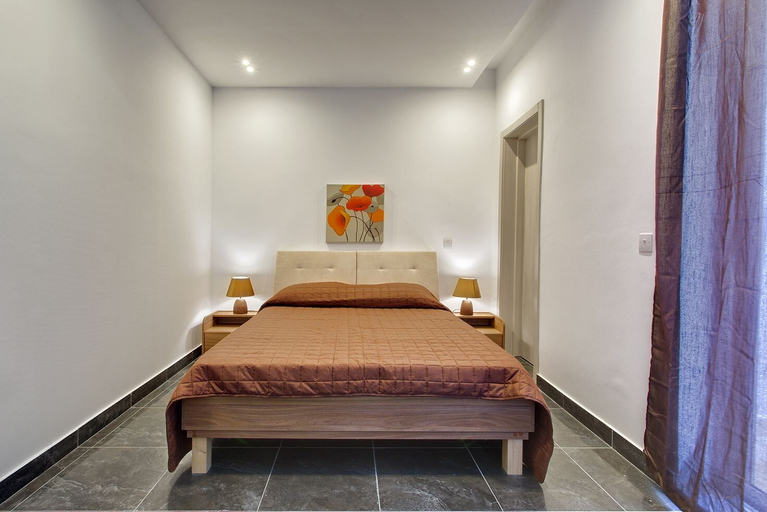 Bedroom 3, Deluxe Apartment in a Prime Location, Wifi