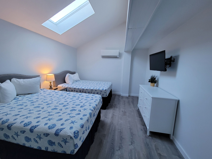 Bedroom 3, Grand Beach Inn, York