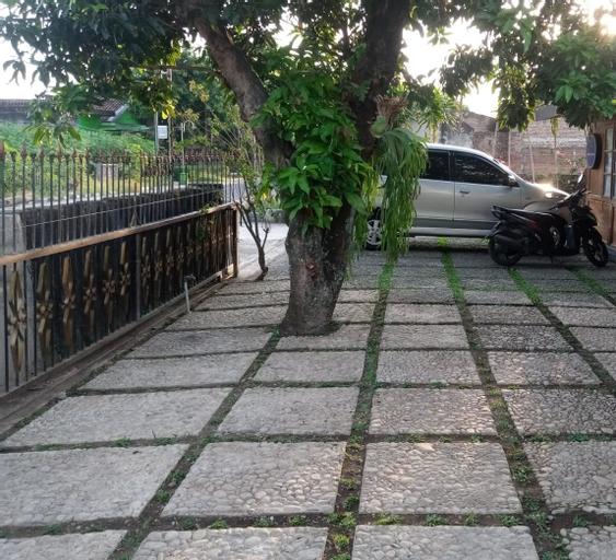 Exterior & Views 3, Cahaya Losmen Sragen, Sragen