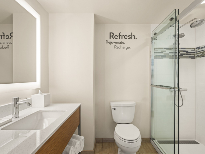 Bathroom 4, EVEN Hotel SEATTLE DOWNTOWN - LAKE UNION by IHG, Seattle