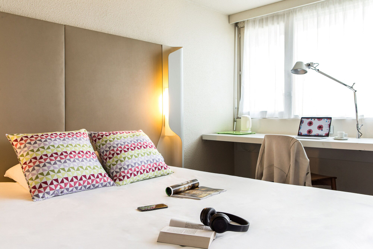 Bedroom 4, Campanile Hotel Liege, Liège