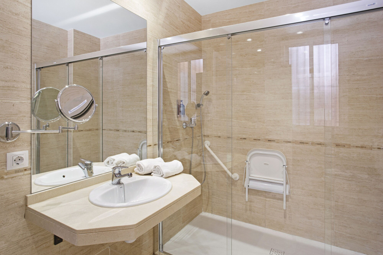 Bathroom 4, Apartamentos Metrópolis Sevilla, Sevilla