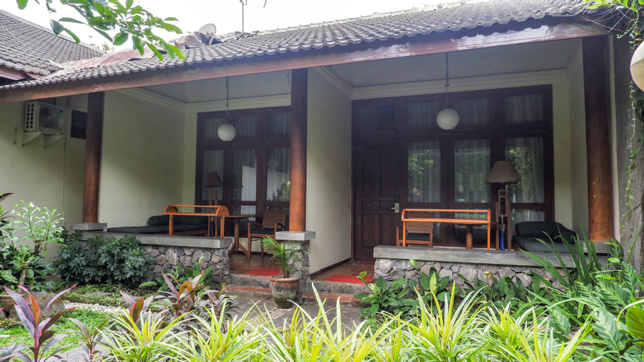 Exterior & Views 10