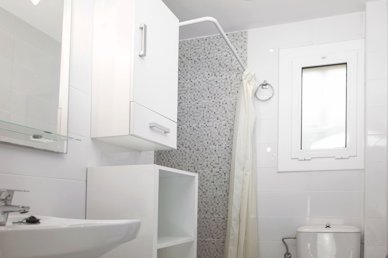 Bathroom 4, RVApartaments Benelux, Girona