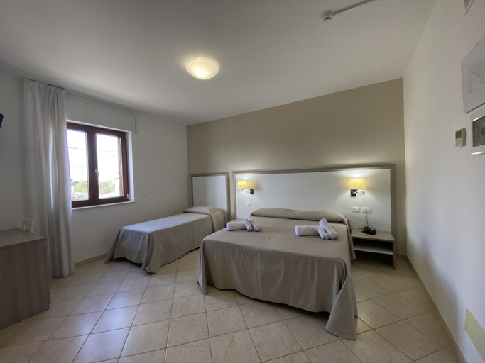 Bedroom 2, Hotel Victoria, Brindisi