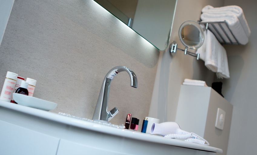 Bathroom 4, Clarance Hotel Lille, Nord