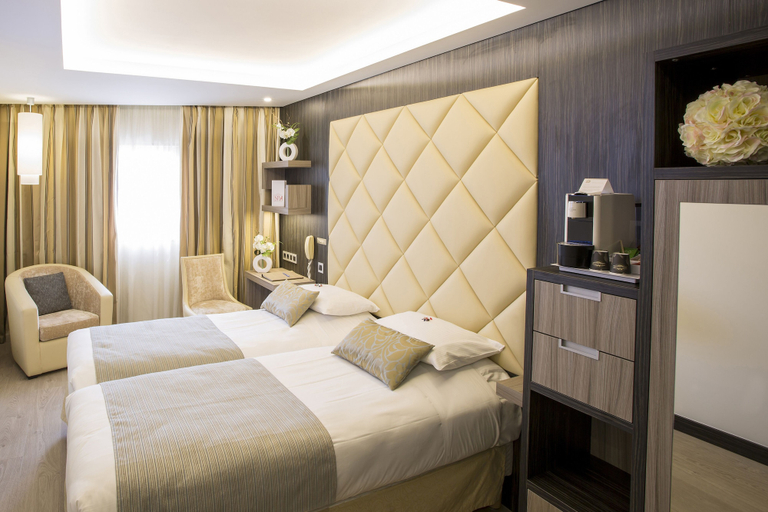 Bedroom 3, BEST WESTERN PLUS CANNES RIVIERA & SPA, Alpes-Maritimes