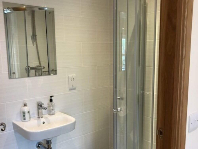 Bathroom 3, The Waverley Inn Holiday Homes, Highland