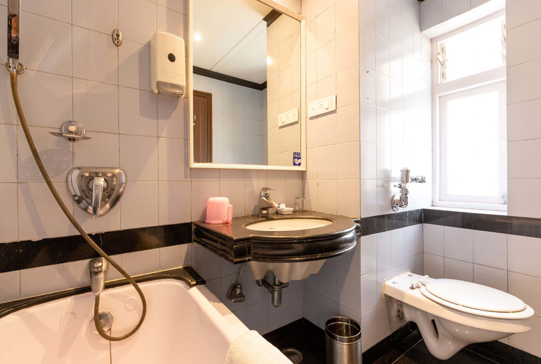 Bathroom 4, West End Hotel, Mumbai City