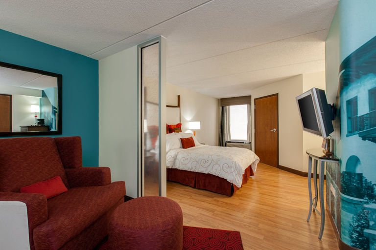 Bedroom 2, Hotel Indigo CHICAGO-VERNON HILLS by IHG, Lake