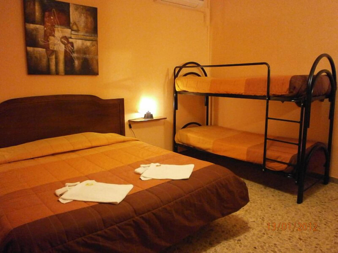 Bedroom 4, Airport Pisa Rooms, Pisa