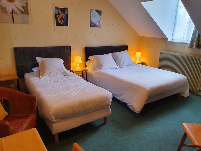 Bedroom 4, Le Riviera, Allier