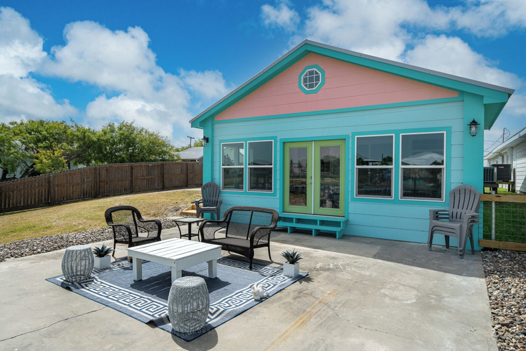 Others 5, Crab House, Aransas