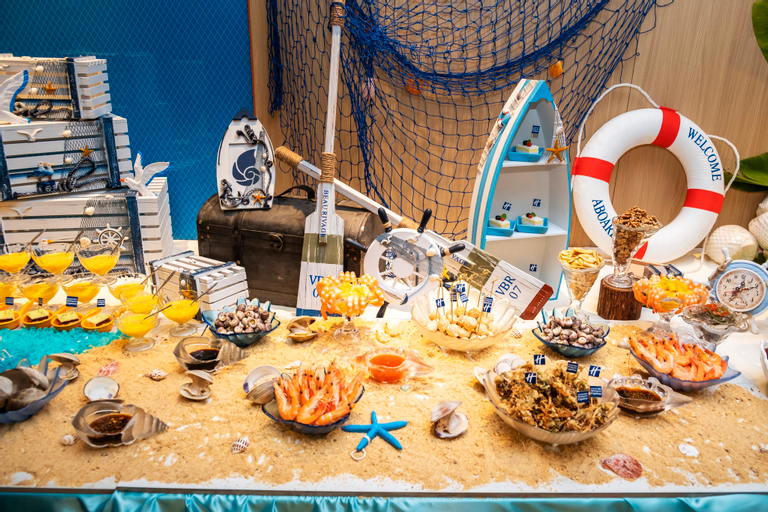 Food & Drinks 9