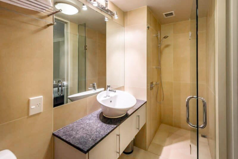 Bathroom, Absolute Lakefront Living 2 Bedroom, Queenstown-Lakes